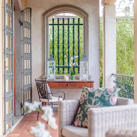 In Lucca With Pool And Countryside Views