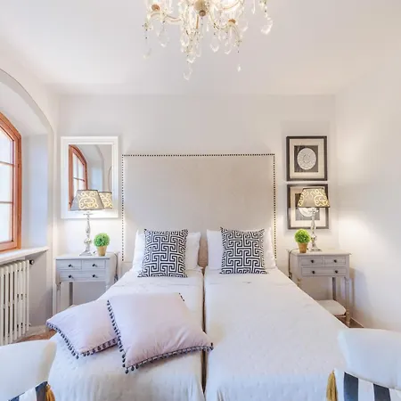 In Lucca With Pool And Countryside Views Вилла
