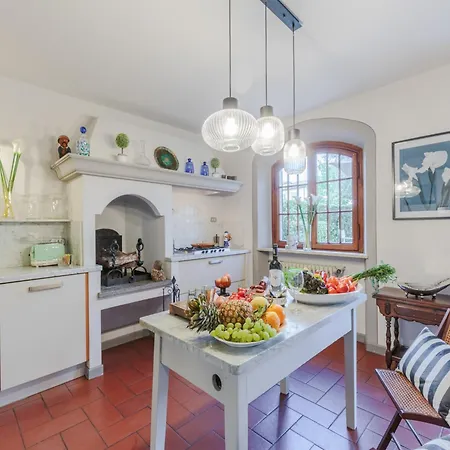 Вилла In Lucca With Pool And Countryside Views *