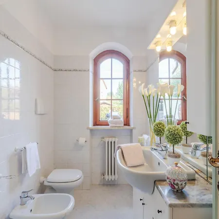 In Lucca With Pool And Countryside Views Вилла Cappella