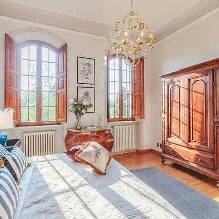 In Lucca With Pool And Countryside Views Вилла