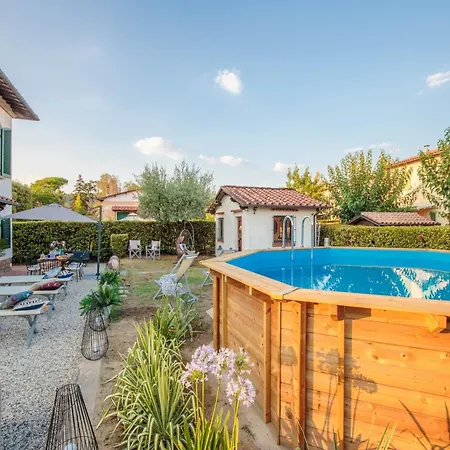 Вилла In Lucca With Pool And Countryside Views *
