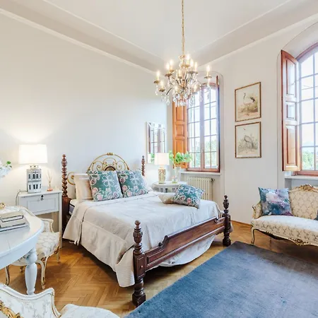 In Lucca With Pool And Countryside Views