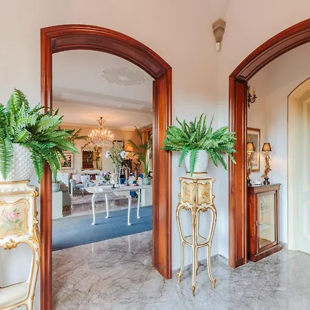 In Lucca With Pool And Countryside Views
