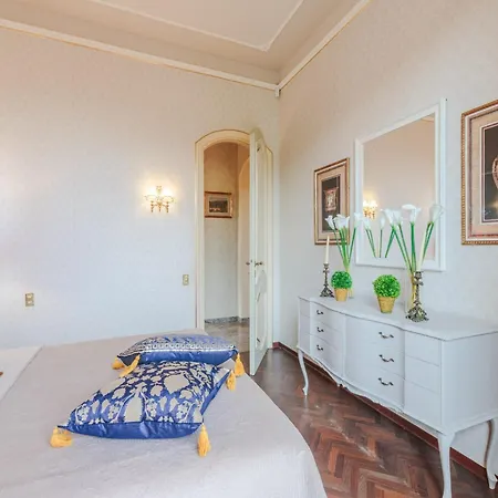 In Lucca With Pool And Countryside Views Вилла